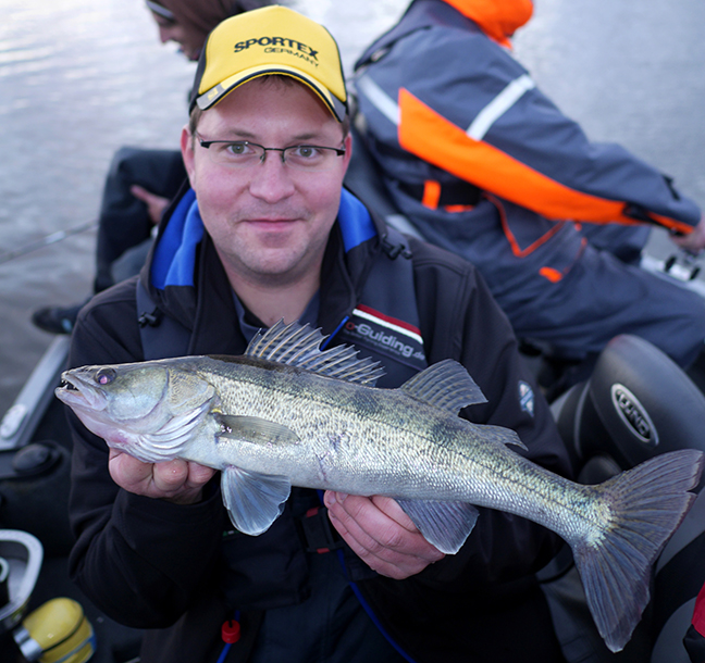 Pro-Guiding-Zander17371