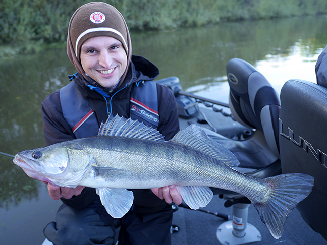 Pro-Guiding-Zander17372