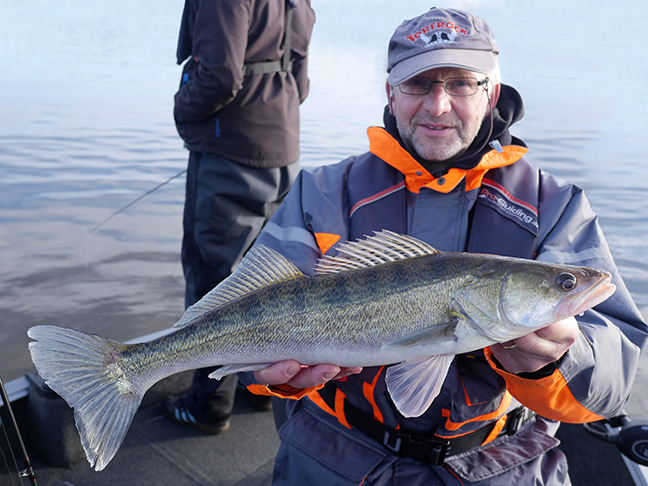 Pro-Guiding-Zander17373