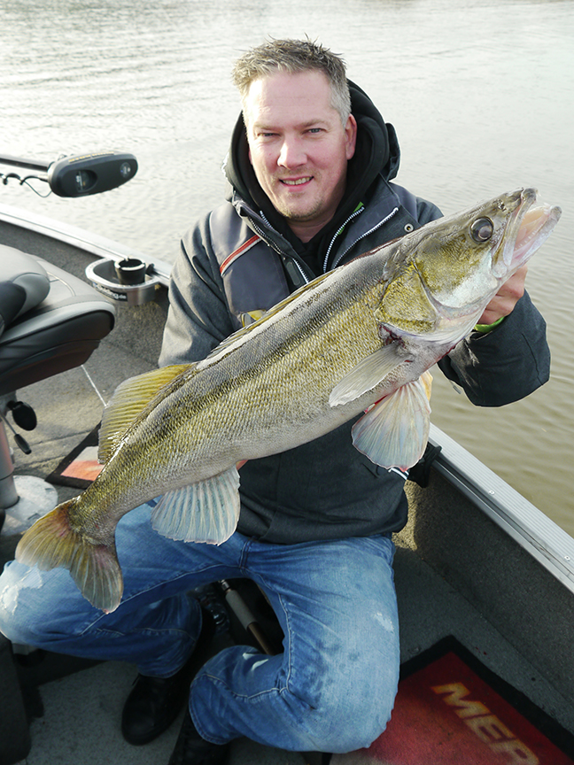 Pro-Guiding-Zander17377