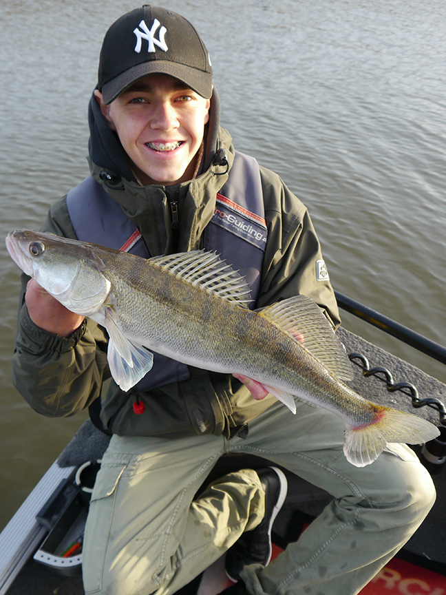 Pro-Guiding-Zander17378
