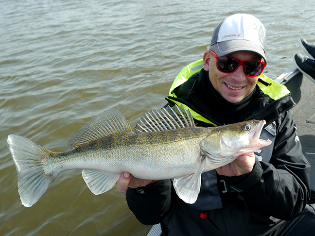 Pro-Guiding-Zander17379