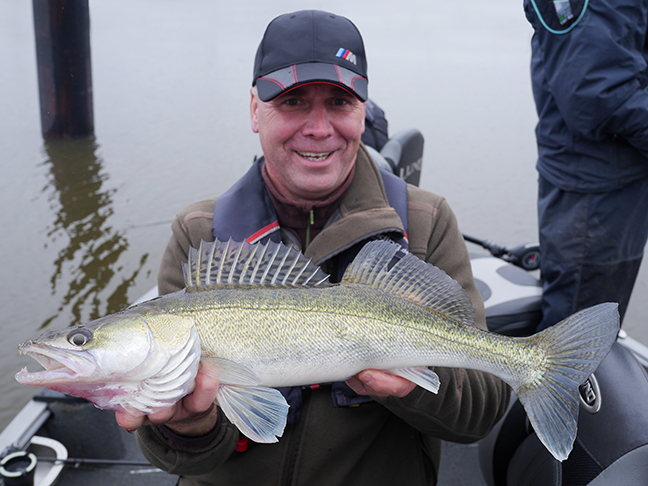 Pro-Guiding-Zander17396