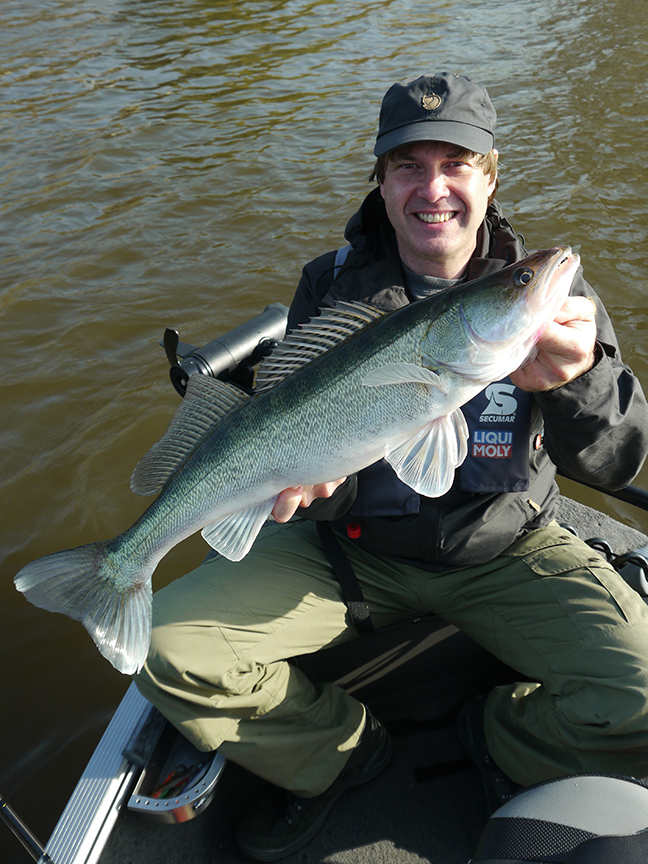 Pro-Guiding-Zander17402
