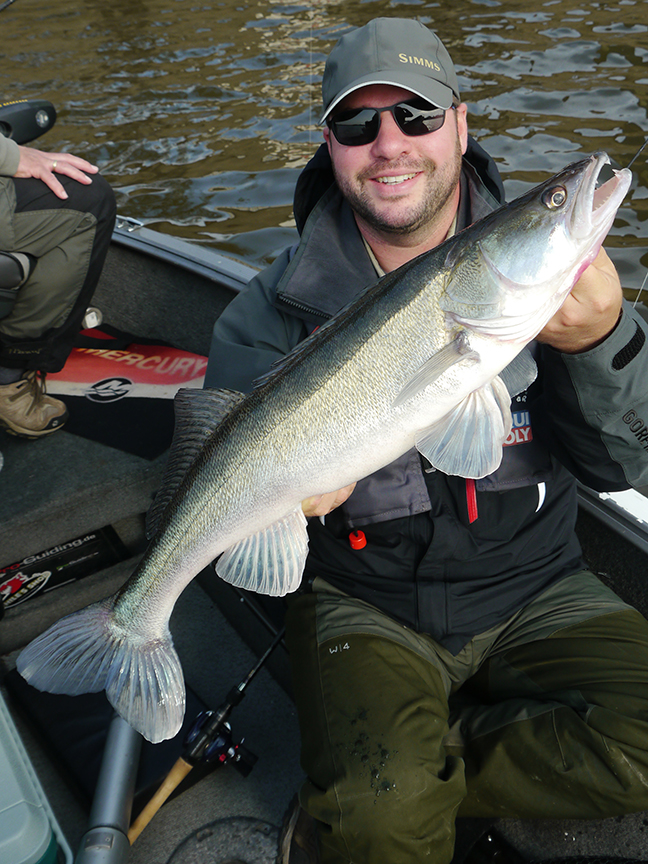 Pro-Guiding-Zander17403
