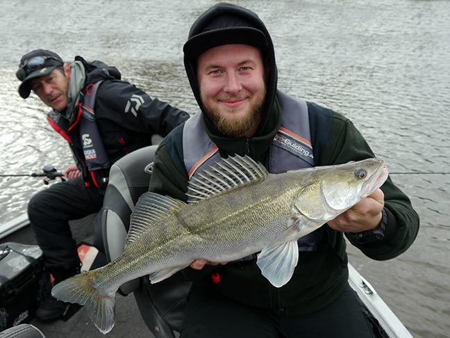 Pro-Guiding-Zander17406