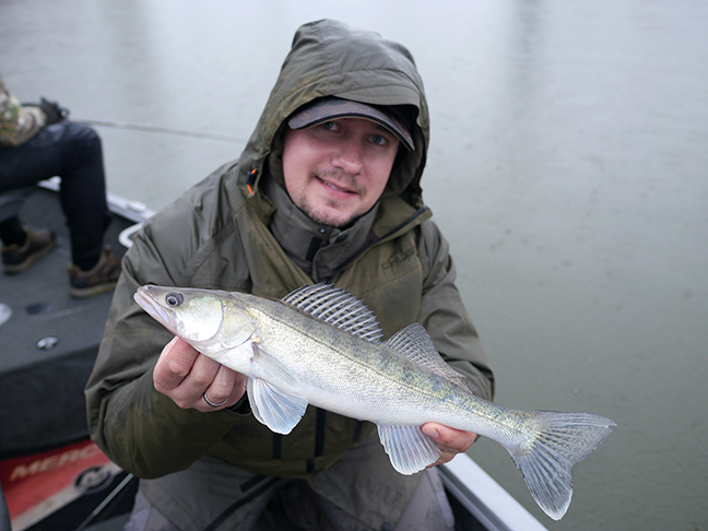 Pro-Guiding-Zander17409