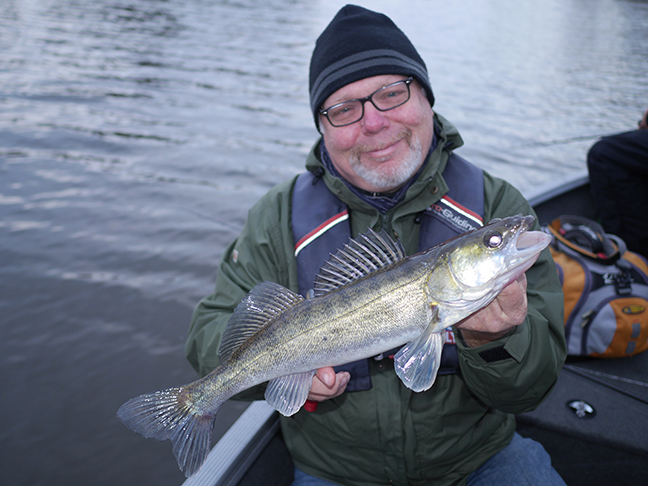 Pro-Guiding-Zander17410