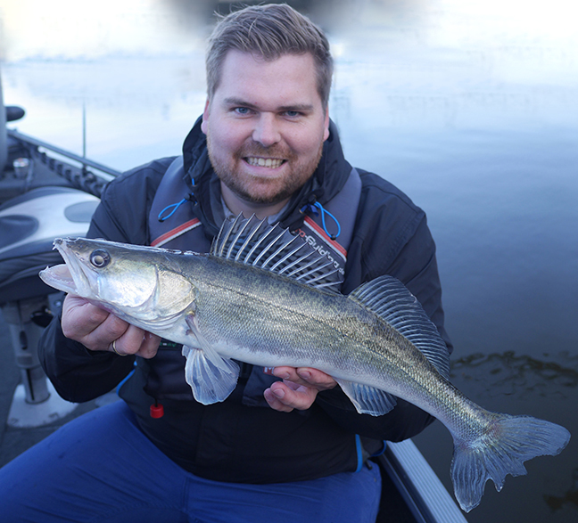 Pro-Guiding-Zander17419
