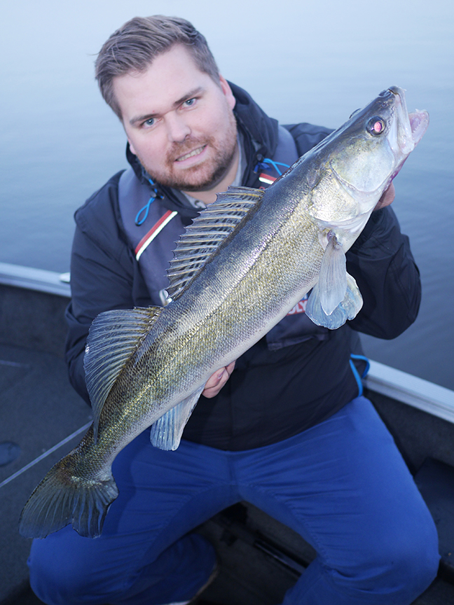 Pro-Guiding-Zander17420