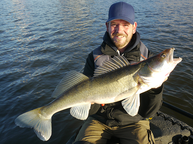 Pro-Guiding-Zander17455