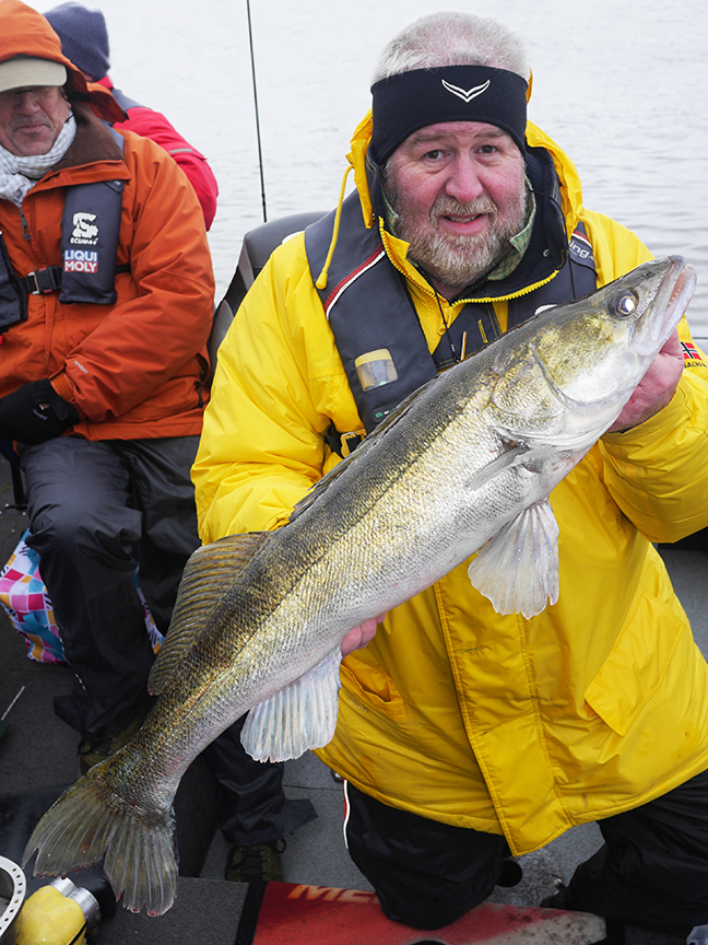 Pro-Guiding-Zander17457