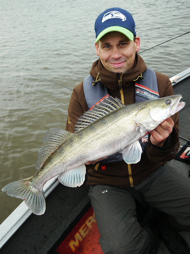 Pro-Guiding-Zander17468
