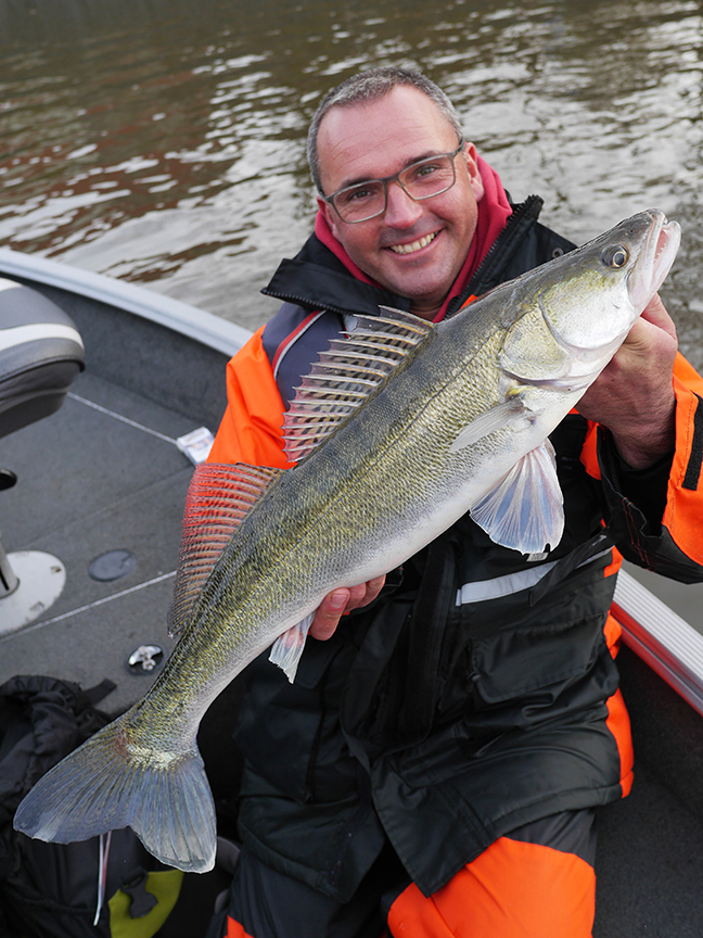 Pro-Guiding-Zander17469
