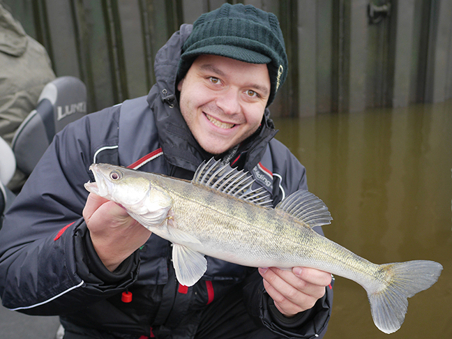 Pro-Guiding-Zander17470