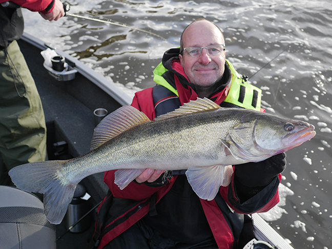 Pro-Guiding-Zander17512