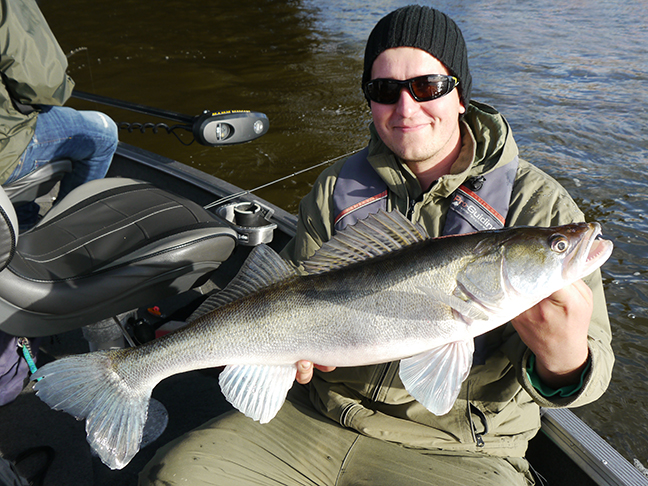 Pro-Guiding-Zander17515