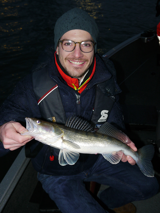 Pro-Guiding-Zander17495