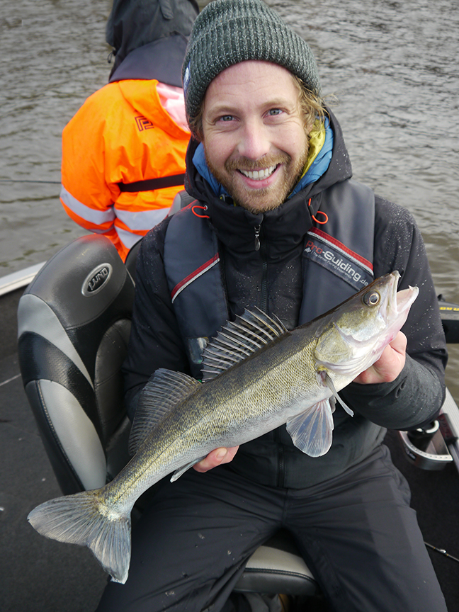Pro-Guiding-Zander17496