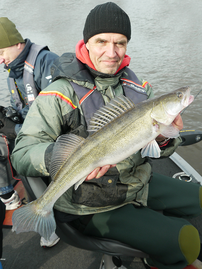 Pro-Guiding-Zander17497