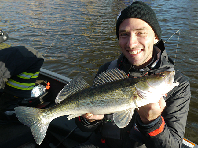 Pro-Guiding-Zander17499