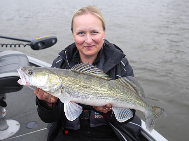 Pro-Guiding-Zander18066