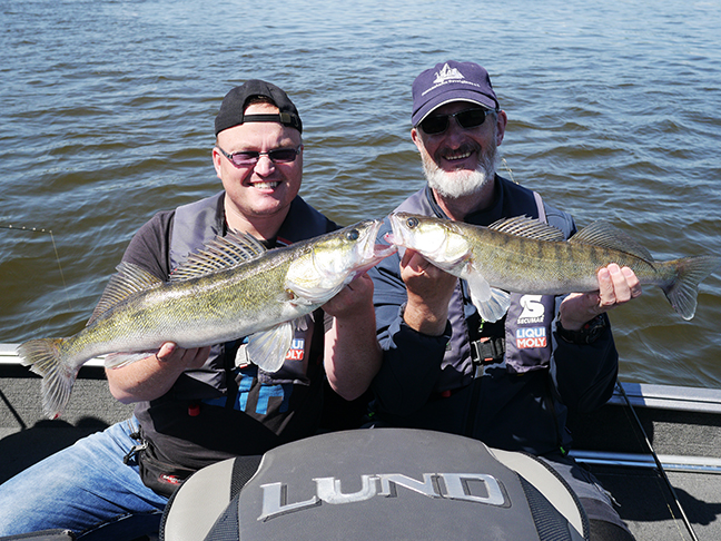 Pro-Guiding-Zander18074