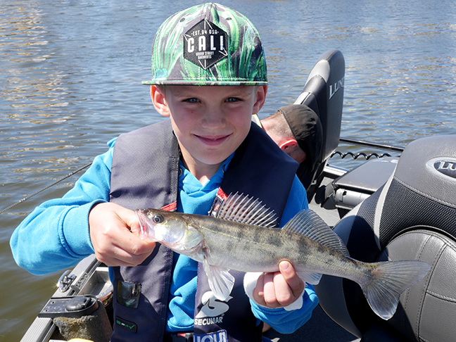 Pro-Guiding-Zander18108