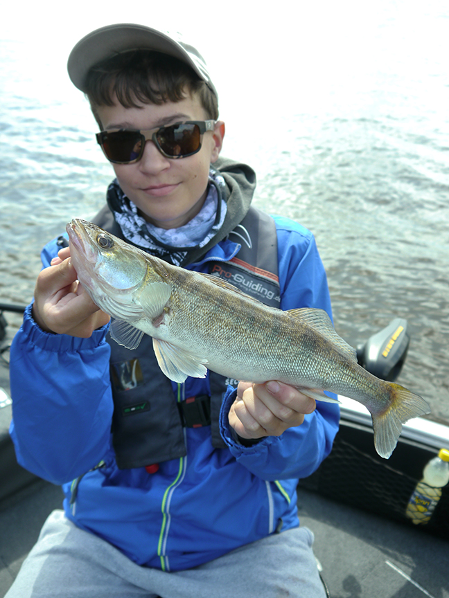 Pro-Guiding-Zander18114