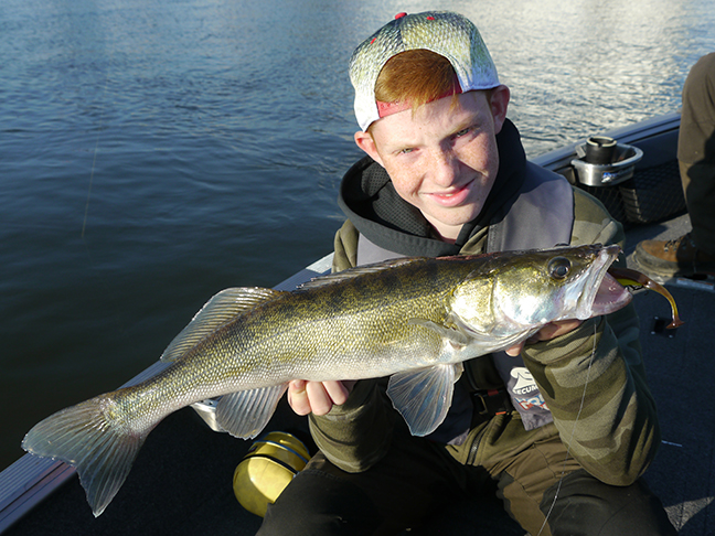 Pro-Guiding-Zander18147