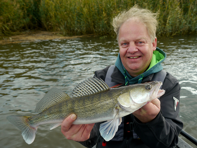 Pro-Guiding-Zander18301